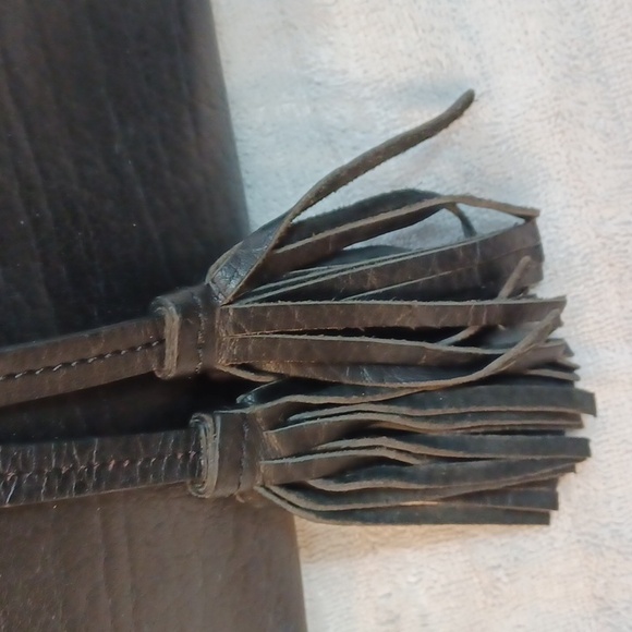 Born 100% Black  Chunky  Leather Studded  Shoulder Bag - Picture 13 of 17